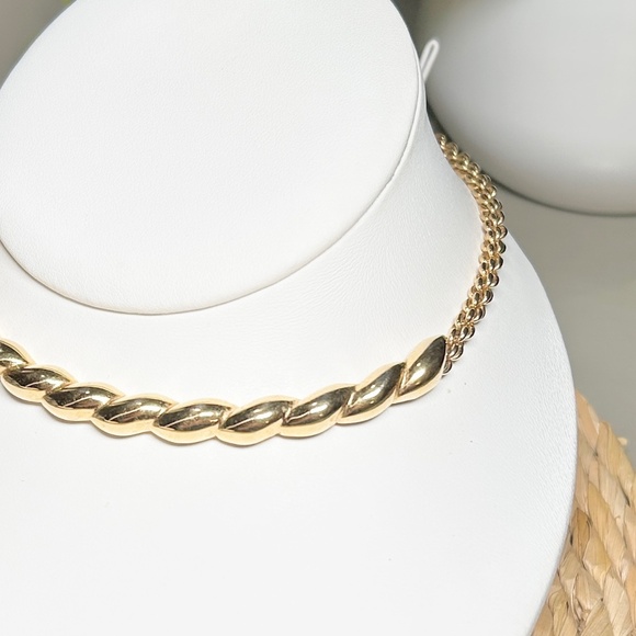 Monet Vintage Twist Front Design 18K Gold Plated Spiral Chain Link Necklace. - Picture 14 of 14